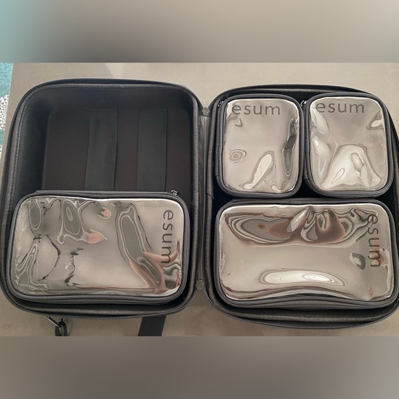 Esum Make Up Bag - Picture 10 of 15